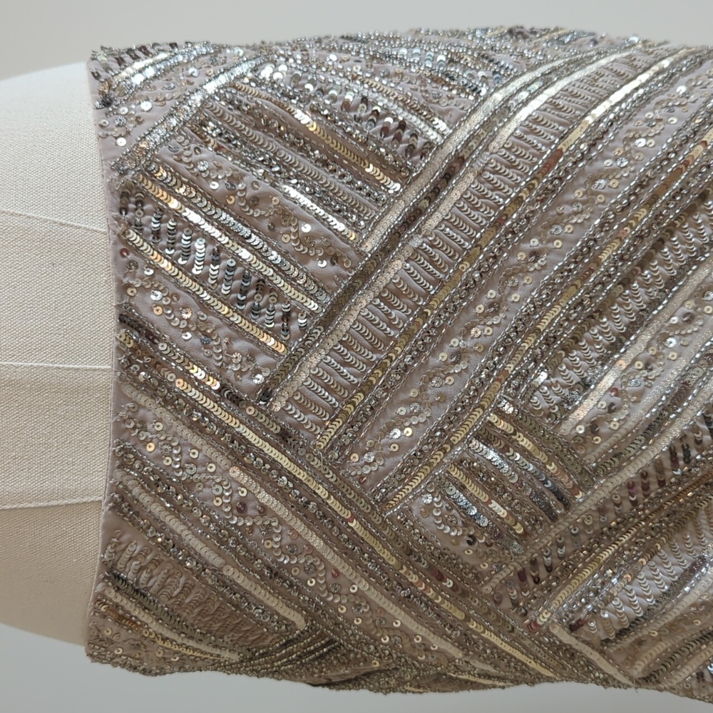 Club Monaco size 6 gold and silver mini skirt